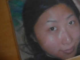 A solo performance of an Asian girl cumming.