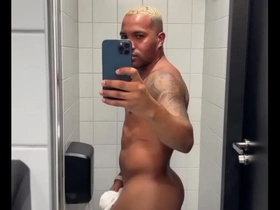 Felix Riveerson, an Instagram influencer, flaunts his large penis and round ass in gay videos.